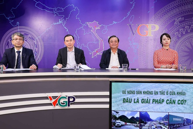 “Để nông sản không ùn tắc ở cửa khẩu: Đâu là giải pháp căn cơ?