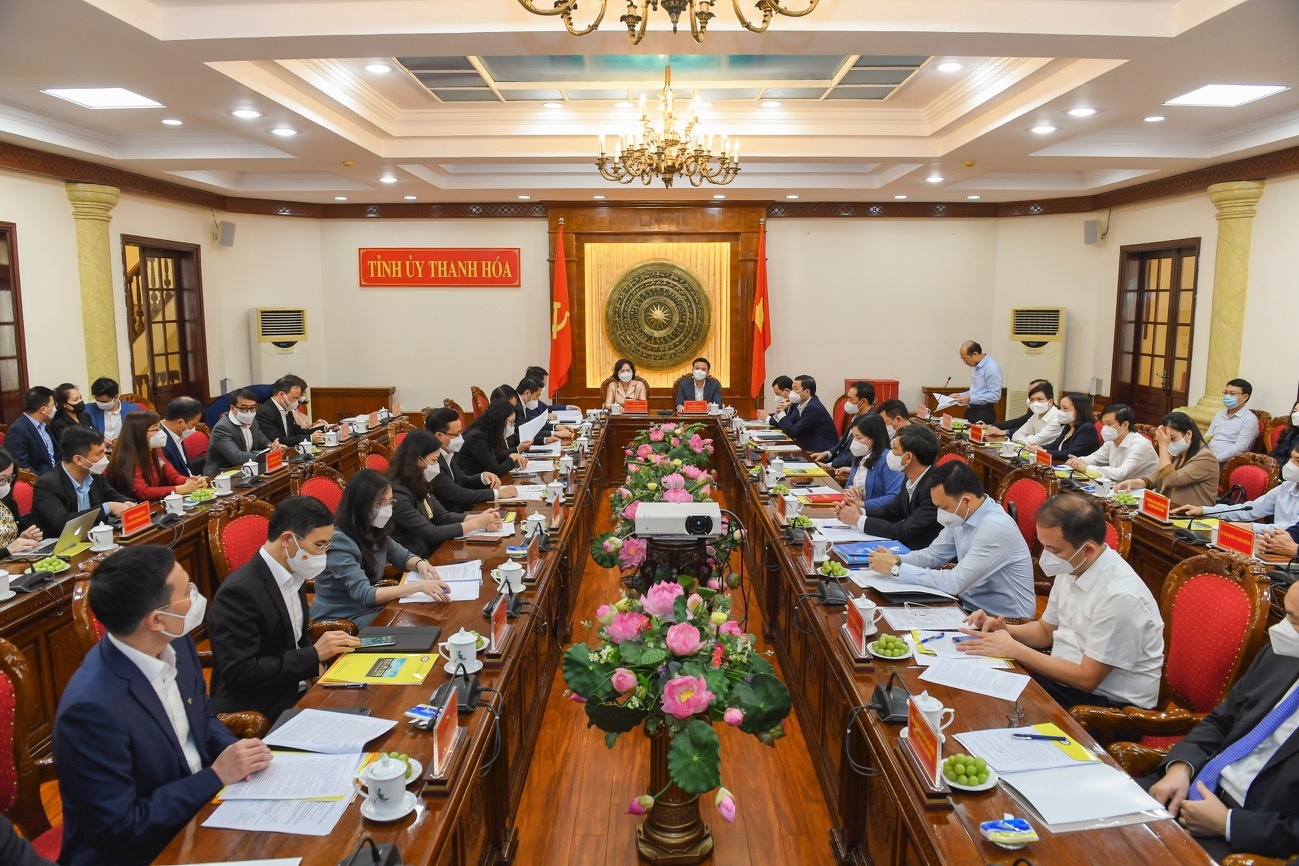 nganh ngan hang dong hanh phat trien kinh te thanh hoa