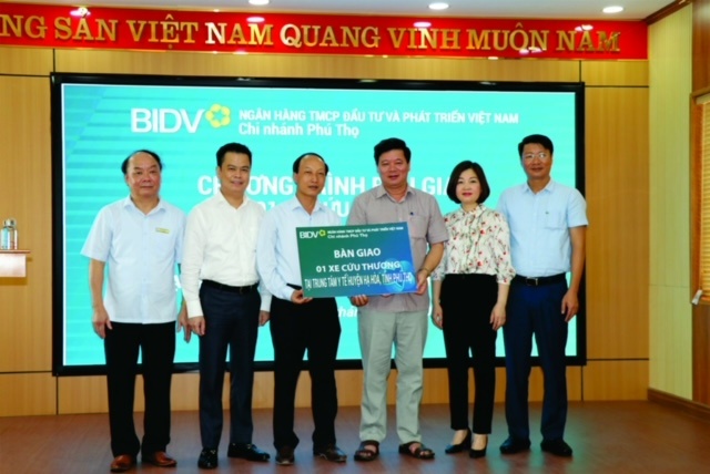 bidv chi nhanh phu tho ung ho xe cuu thuong chuyen dung cho huyen ha hoa