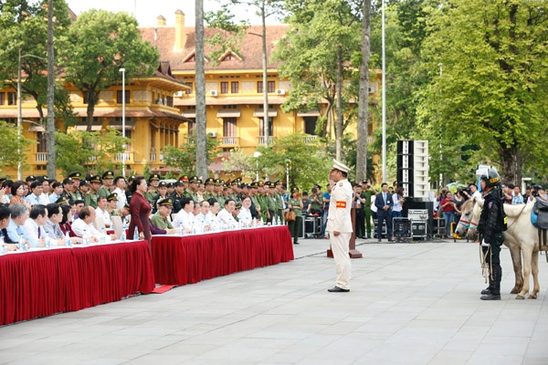 ra mat luc luong canh sat co dong ky binh