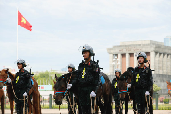 ra mat luc luong canh sat co dong ky binh