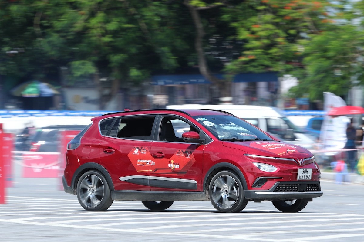 Lọt top xe bán chạy nhất Việt Nam, VinFast VF e34 khẳng định vị thế ô tô điện quốc dân cho mọi nhà Lọt top xe bán chạy nhất Việt Nam, VinFast VF e34 khẳng định vị thế ô tô điện quốc dân cho mọi nhà