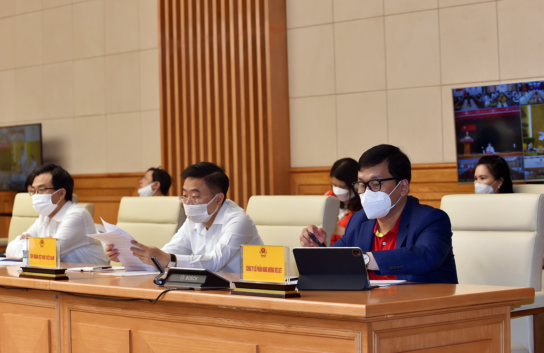 Thủ tướng lắng nghe, chia sẻ, hỗ trợ, tháo gỡ khó khăn, thúc đẩy sản xuất kinh doanh cho doanh nghiệp thu tuong lang nghe chia se ho tro thao go kho khan thuc day san xuat kinh doanh cho doanh nghiep