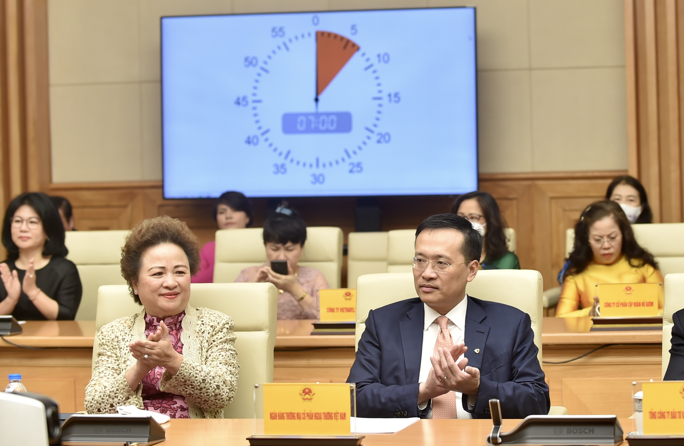 thu tuong pham minh chinh gap mat doanh nhan nhan ngay doanh nhan viet nam