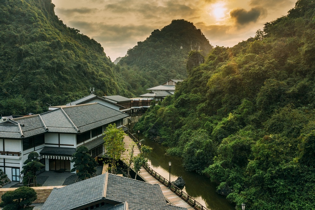 Tắm khoáng onsen, trải nghiệm đang cực hot tại Quảng Ninh