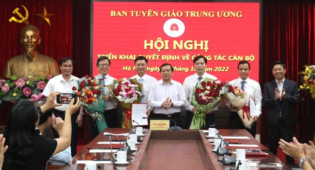 Ban Tuyên giáo Trung ương công bố quyết định bổ nhiệm nhân sự mới ban tuyen giao trung uong cong bo quyet dinh bo nhiem nhan su moi