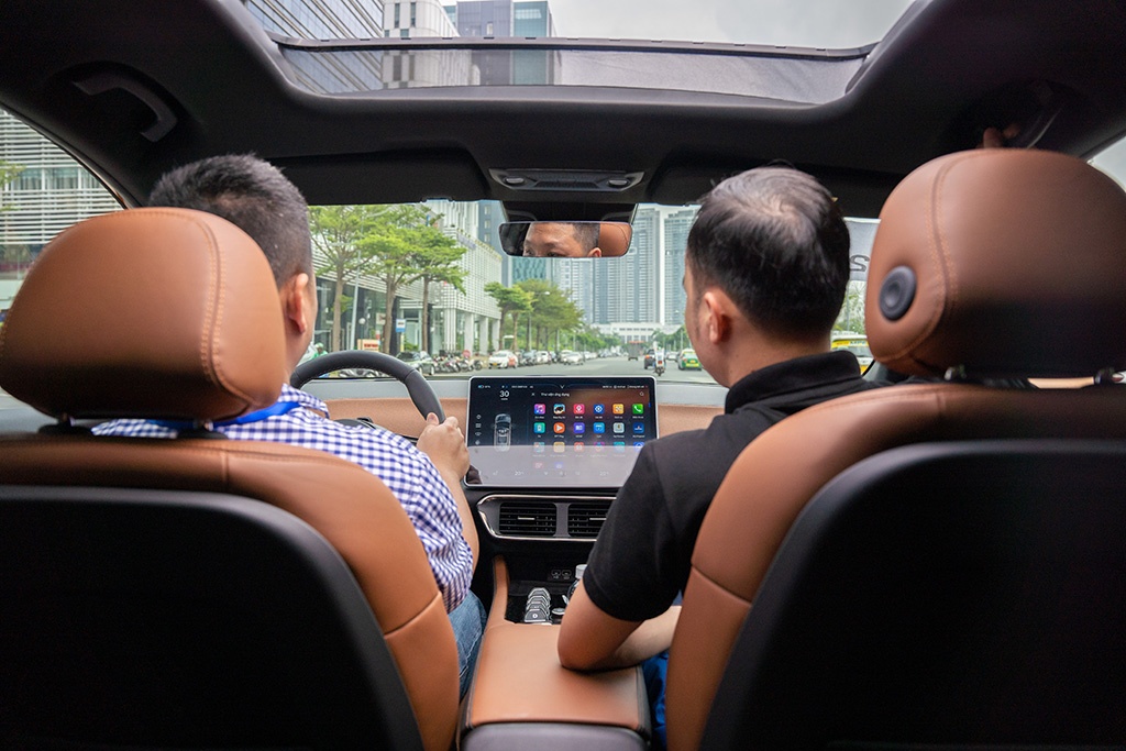 gia pin con 176 trieu vinfast vf 8 hut khach lai thu tai tp ho chi minh