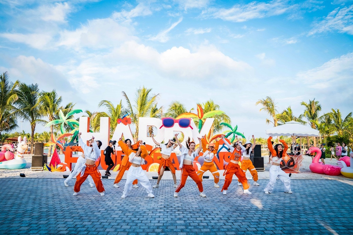 Chuộng sống xanh, giới thượng lưu lên kế hoạch “chuyển khẩu” về Vinhomes Ocean Park 3 - The Crown