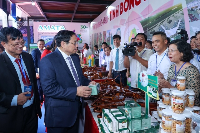 Thủ tướng chủ trì Hội nghị về phát triển vùng Đông Nam Bộ và xúc tiến đầu tư vùng thu tuong chu tri hoi nghi ve phat trien vung dong nam bo va xuc tien dau tu vung