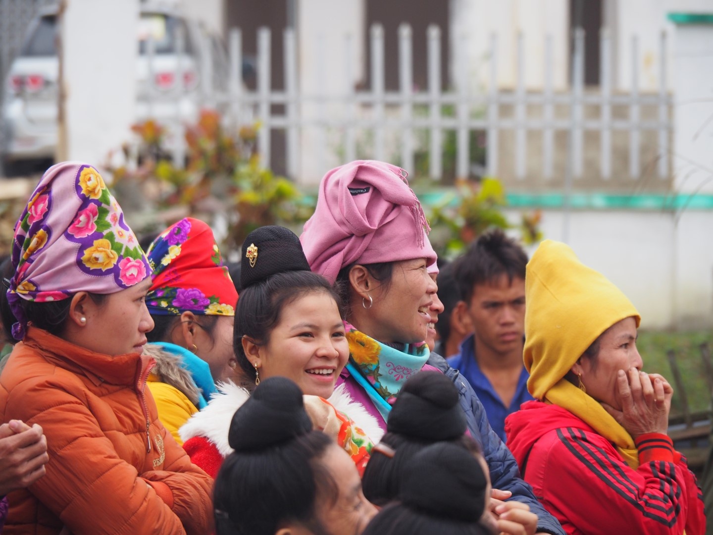 hdbank tang qua cho ba con mien nui tinh son la