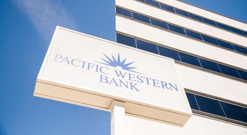 Thêm một ngân hàng Mỹ có nguy cơ sụp đổ them mot ngan hang my co nguy co sup do