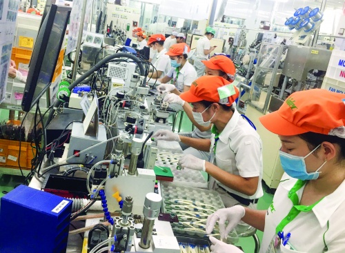 Cắt giảm nhân sự: “Cực chẳng đã” cat giam nhan su cuc chang da