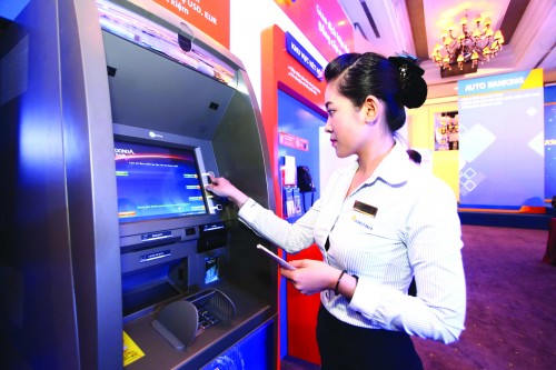 Không để ATM hết tiền dịp Tết
