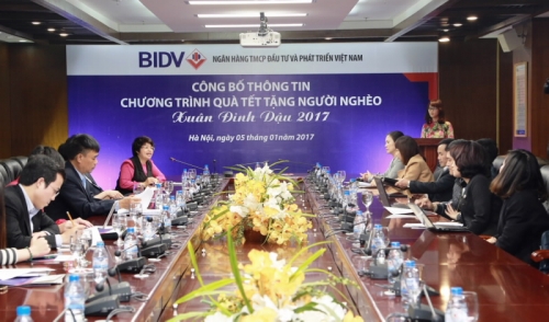BIDV dành tặng 24.000 phần quà cho đồng bào nghèo