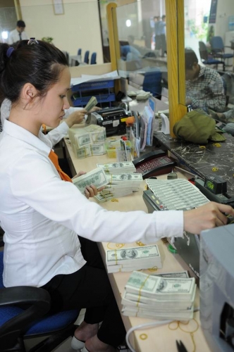 Lãi suất - Điểm sáng trong bức tranh tiền tệ Lãi suất - Điểm sáng trong bức tranh tiền tệ