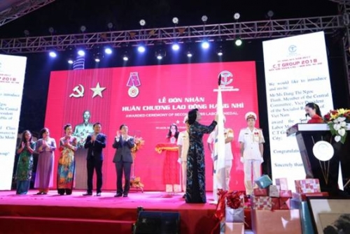 Tập đoàn C.T Group vinh dự đón nhận Huân chương Lao động hạng Nhì Tập đoàn C.T Group vinh dự đón nhận Huân chương Lao động hạng Nhì