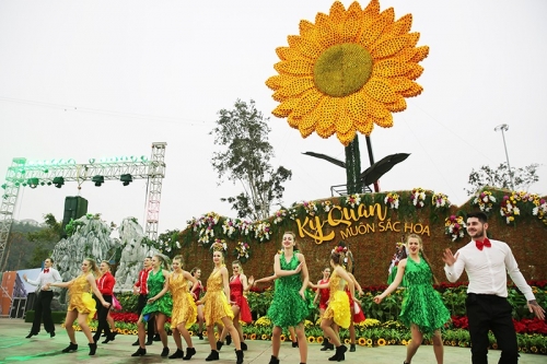 Kỳ quan năm châu hội tụ bên vịnh di sản Hạ Long tại lễ hội hoa lớn chưa từng có