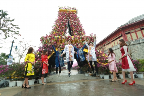 Kỳ quan năm châu hội tụ bên vịnh di sản Hạ Long tại lễ hội hoa lớn chưa từng có