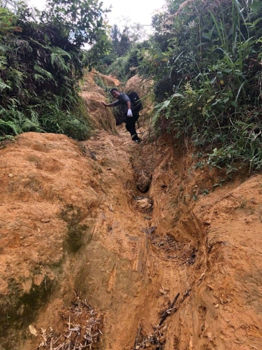 Theo chân những “gã điên” mở lại lối kéo cáp treo lên Fansipan