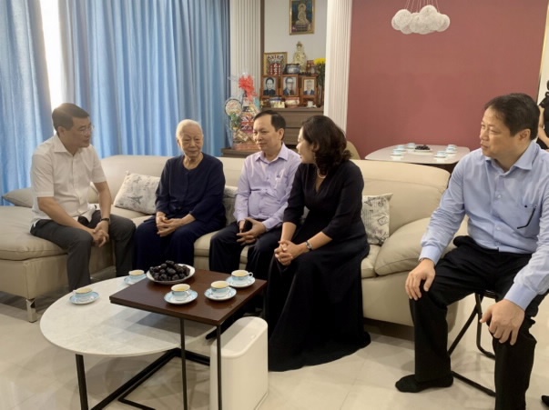 Thống đốc Lê Minh Hưng và Ban Lãnh đạo NHNN chúc Tết các gia đình nguyên lãnh đạo ngành Ngân hàng thong doc le minh hung va ban lanh dao nhnn chuc tet cac gia dinh nguyen lanh dao nganh ngan hang