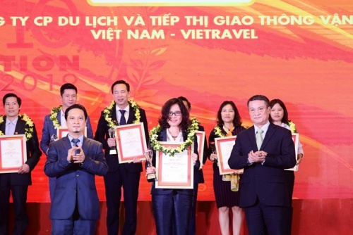 Vietravel đứng đầu 3 bảng xếp hạng Top 10 Công ty Du lịch - Lữ hành Vietravel đứng đầu 3 bảng xếp hạng Top 10 Công ty Du lịch - Lữ hành