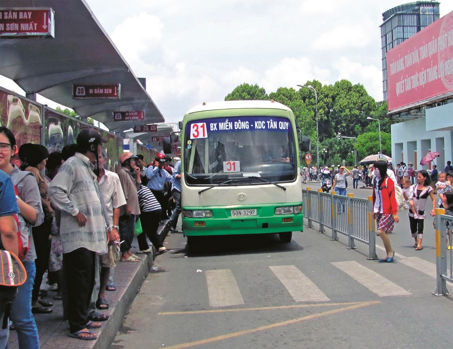 TP.HCM: Triển khai nhiều giải pháp thu hút khách đi xe buýt tphcm trien khai nhieu giai phap thu hut khach di xe buyt