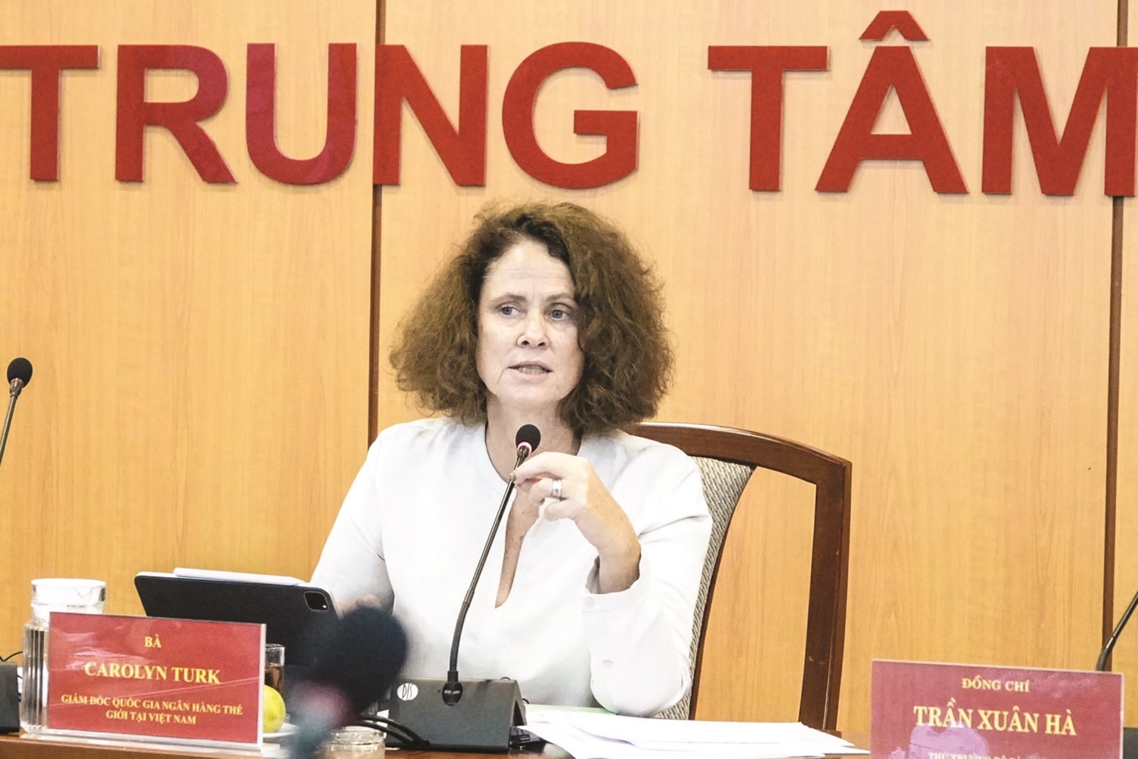 kien cuong trong the gioi suy thoai