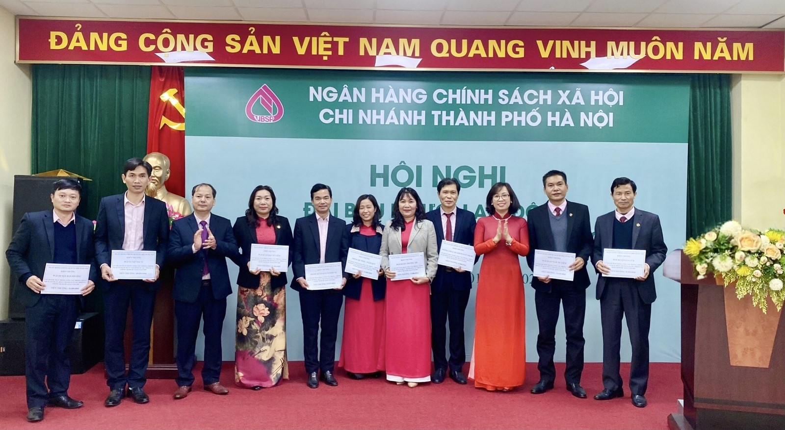 nhcsxh tp ha noi phan dau 100 ho ngheo can ngheo deu duoc vay von