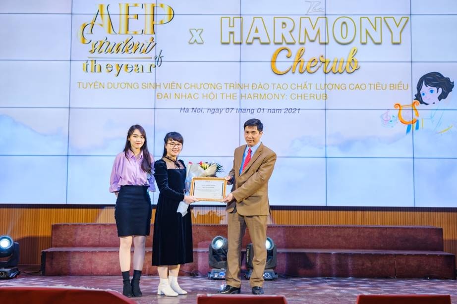 Vietnam Booking - Nhà tài trợ Kim cương đồng hành cùng sinh viên Học viện Tài chính vietnam booking nha tai tro kim cuong dong hanh cung sinh vien hoc vien tai chinh