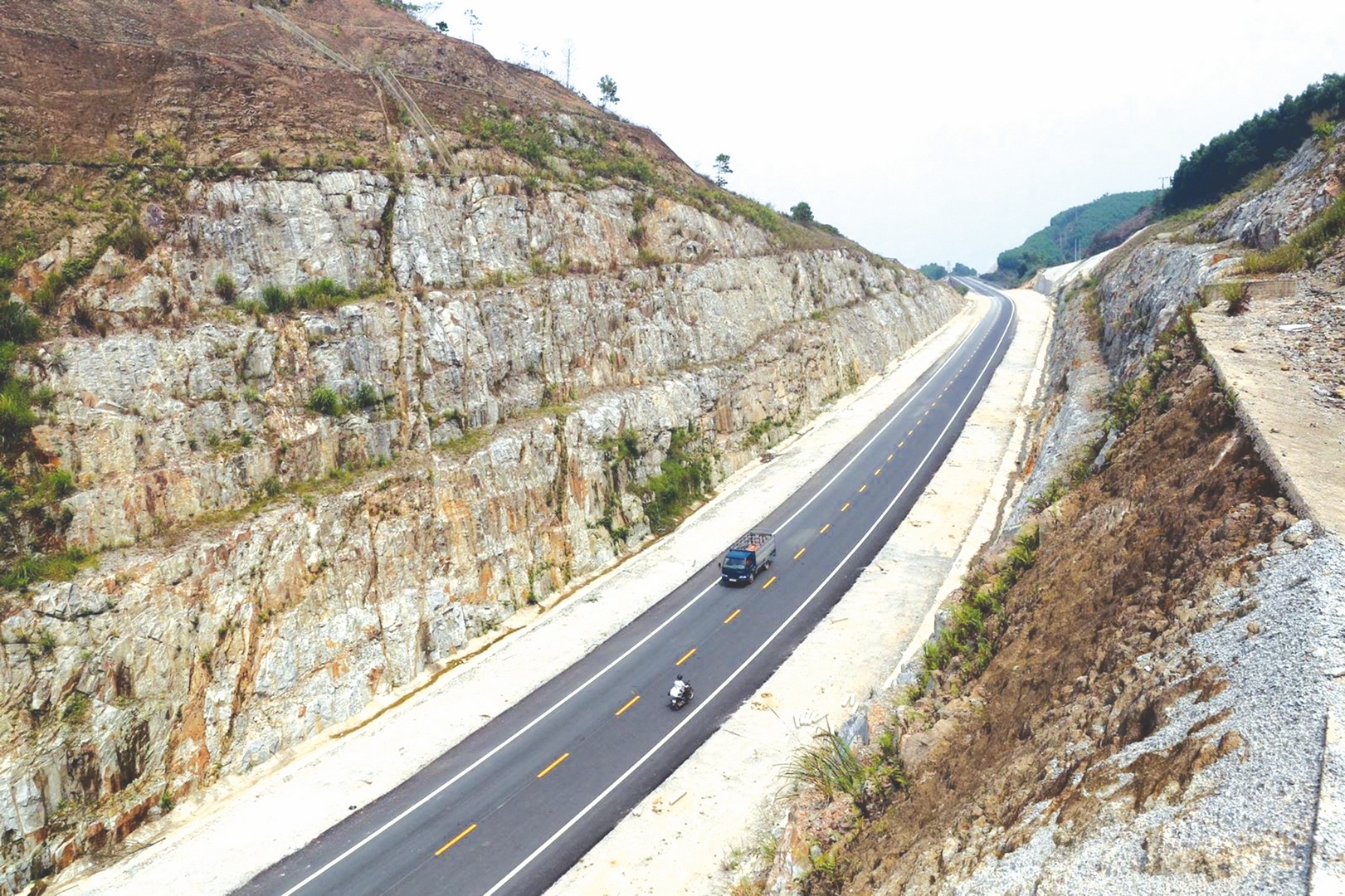 giai bai toan phan bo de thuc day dau tu cong