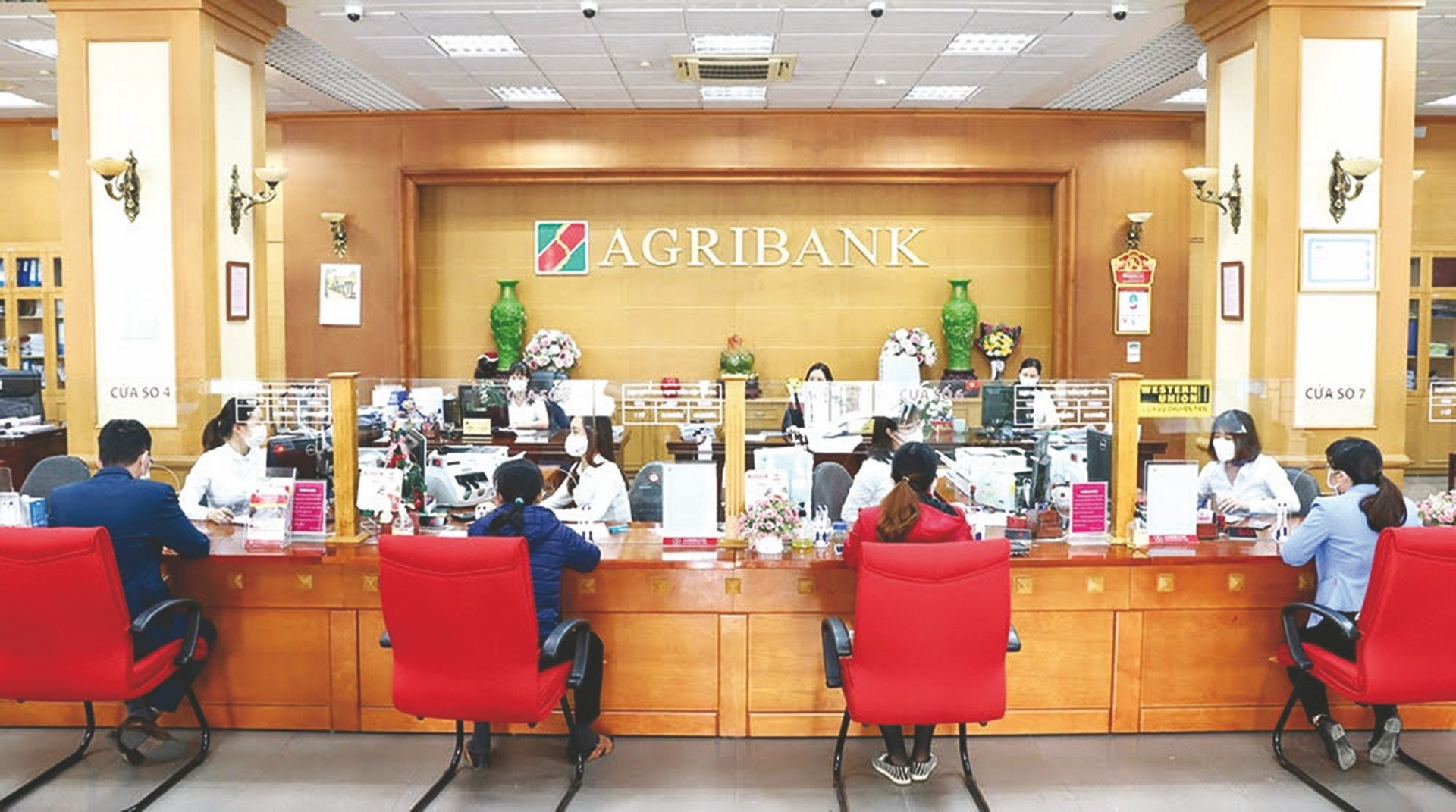 agribank chi nhanh phu tho lay khach hang lam trung tam cac giai phap ho tro