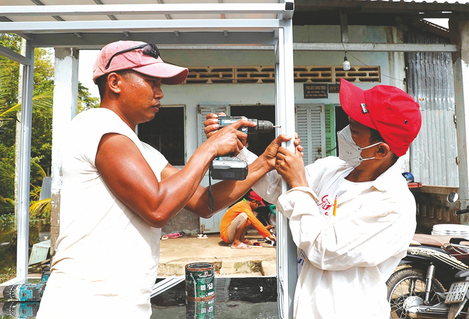 thoat ngheo nho dong von chinh sach