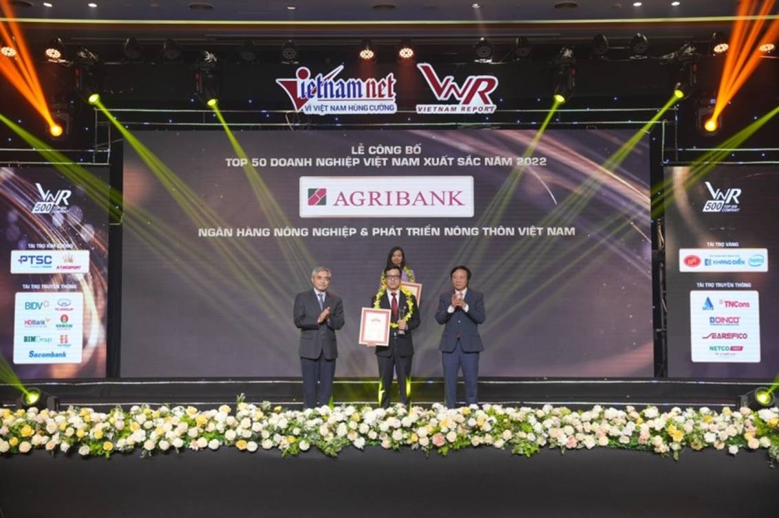 Agribank lần thứ 13 lọt Top 10 doanh nghiệp lớn nhất Việt Nam agribank lan thu 13 lot top 10 doanh nghiep lon nhat viet nam