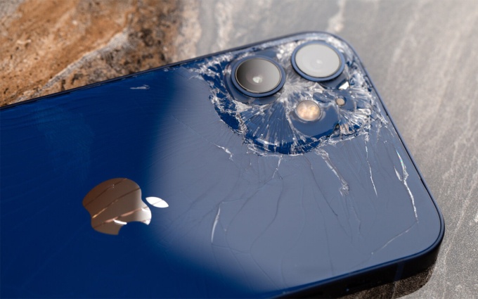 apple lan dau ban bao hiem cho iphone ipad tai viet nam