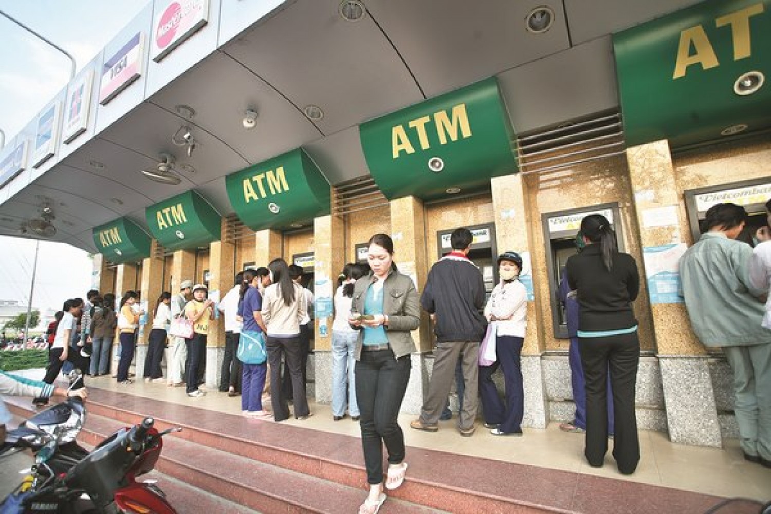 Trắng đêm cùng ATM