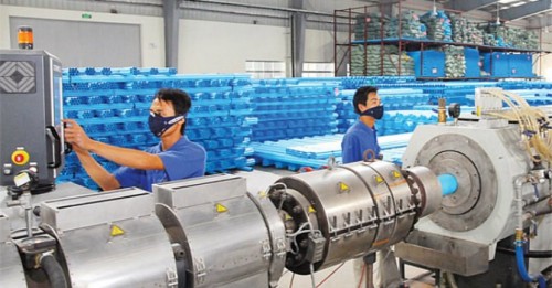 Sóng M&A ngành nhựa tiếp tục sôi động