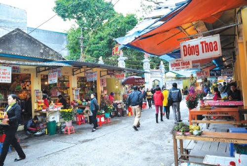 Chấn chỉnh “rải” tiền lẻ tại các đền, chùa Chấn chỉnh “rải” tiền lẻ tại các đền, chùa