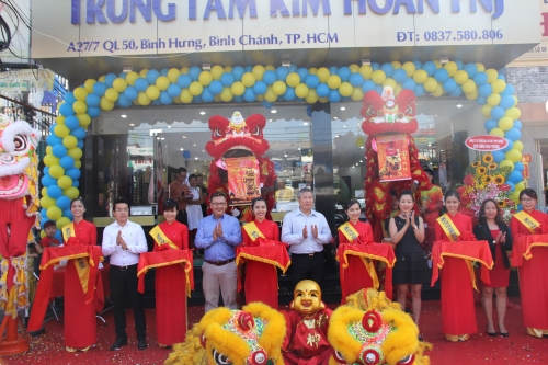 PNJ khai trương nhiều trung tâm kim hoàn