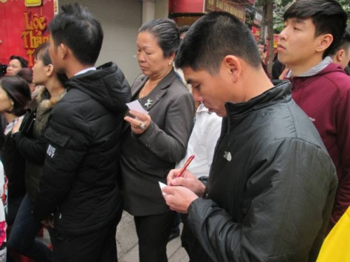 Rồng rắn mua vàng ngày vía Thần tài