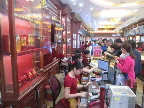 Rồng rắn mua vàng ngày vía Thần tài