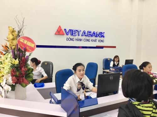VietABank triển khai chương trình Quà tặng đầu xuân VietABank triển khai chương trình Quà tặng đầu xuân