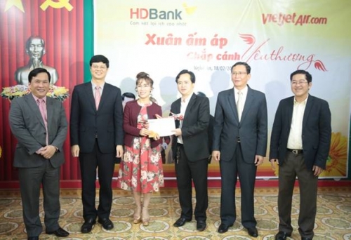 HDBank mang Xuân yêu thương đến với trẻ khuyết tật