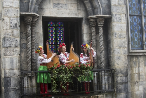 Đi đâu, chơi gì Tết này?