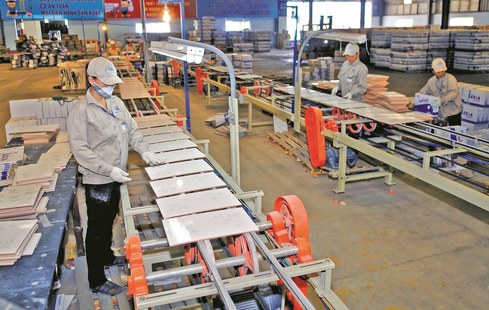 khong de the che troi buoc su phat trien