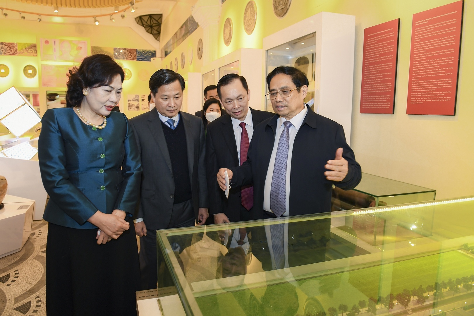 nhung thanh tuu cua dat nuoc co su dong gop quan trong cua nganh ngan hang