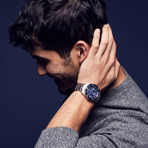 top 8 hang dong ho nam cho nguoi lon tuoi duoc ua chuong