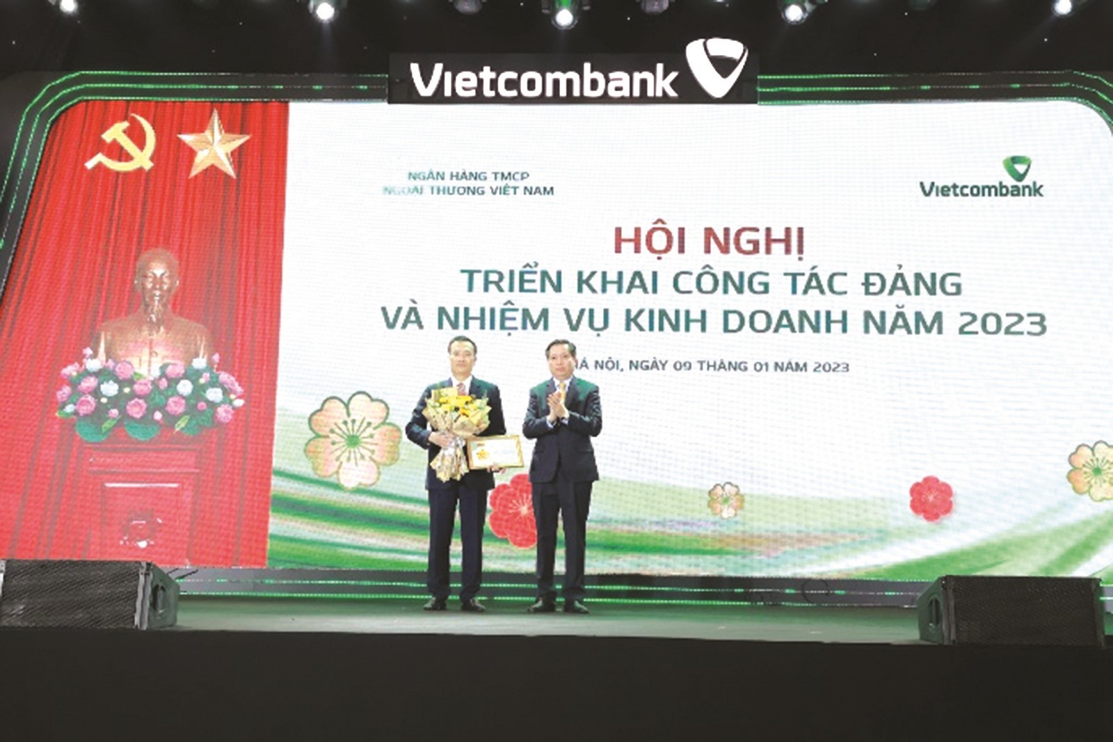 vietcombank tang truong ben vung tren nen tang chuyen doi so