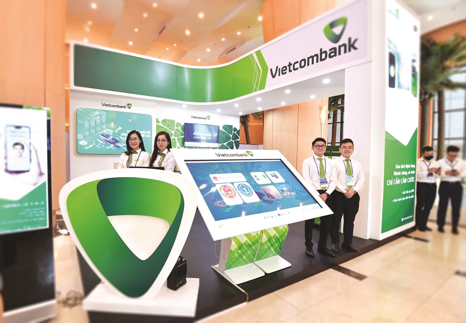 Vietcombank - Tăng trưởng bền vững trên nền tảng chuyển đổi số vietcombank tang truong ben vung tren nen tang chuyen doi so