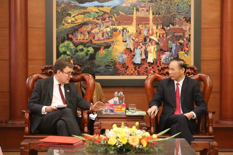 Quốc vụ khanh Thương mại Anh thăm Việt Nam để thảo luận về CPTPP quoc vu khanh thuong mai anh tham viet nam de thao luan ve cptpp