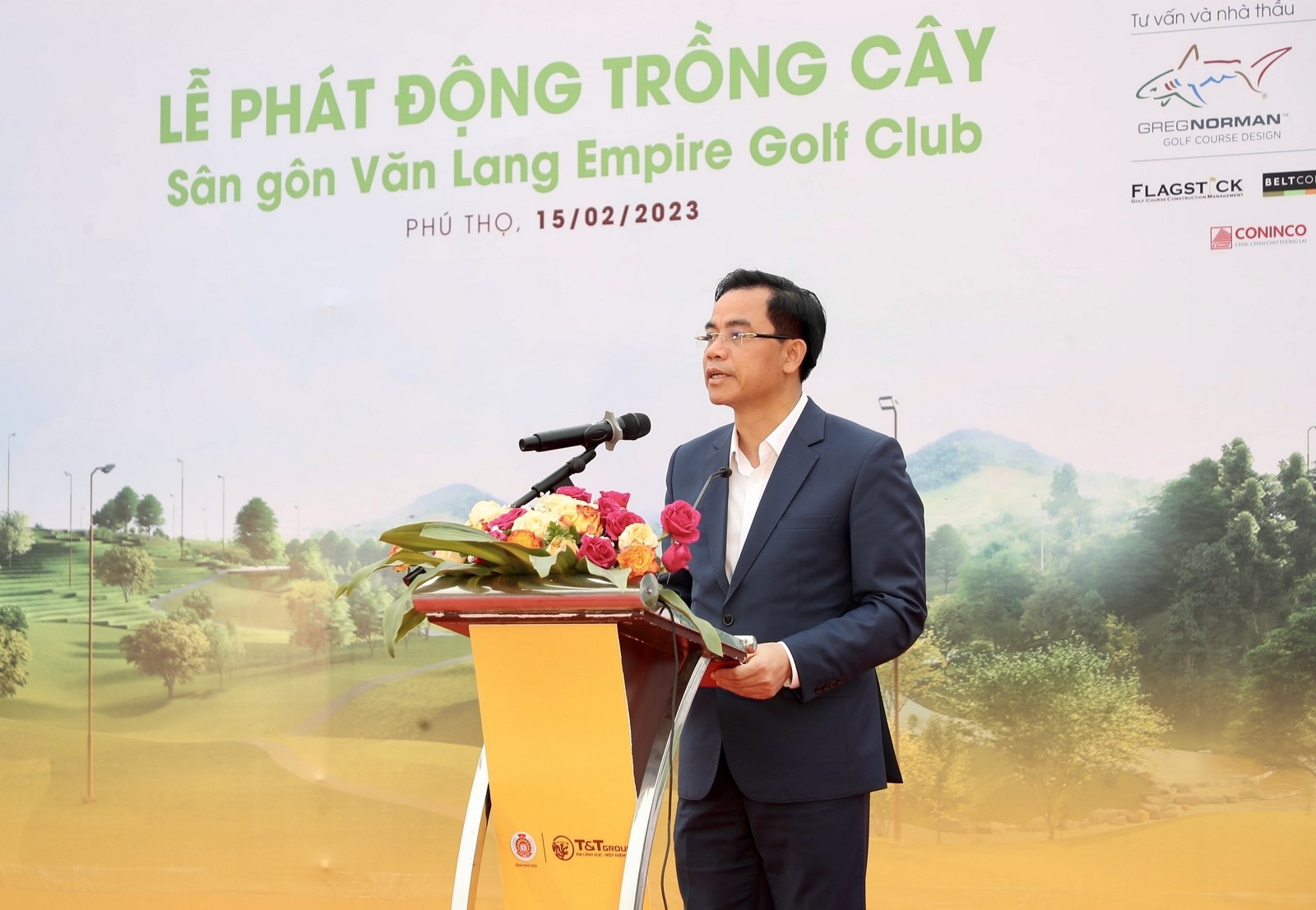 phat dong trong cay phu xanh 16 ha du an san golf tai tinh phu tho